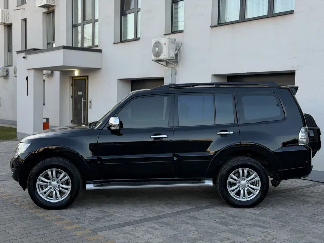 Mitsubishi Pajero - фото 2