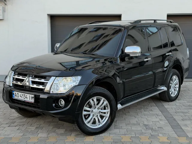Mitsubishi Pajero - фото 1