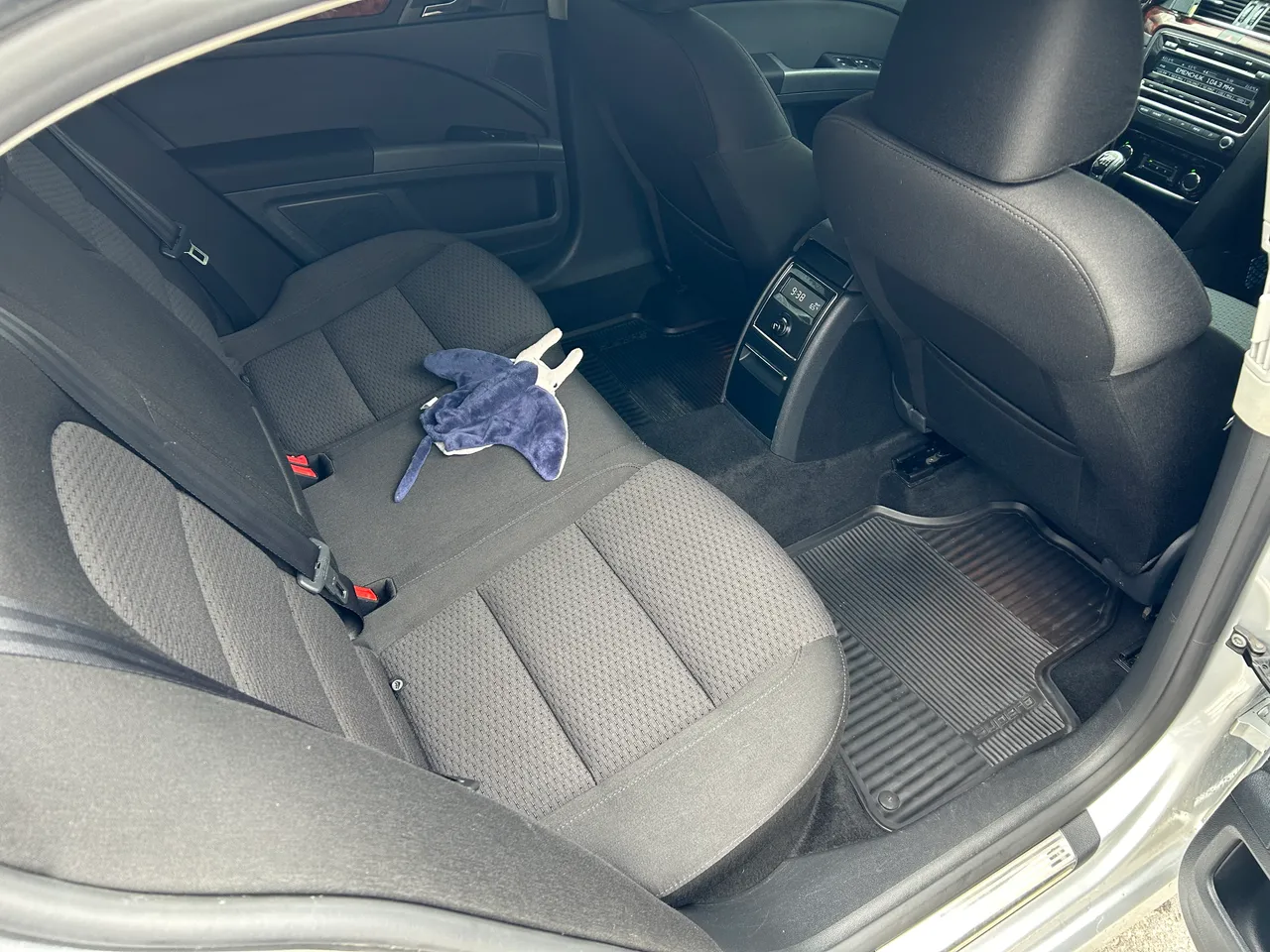 Skoda Superb - фото 17