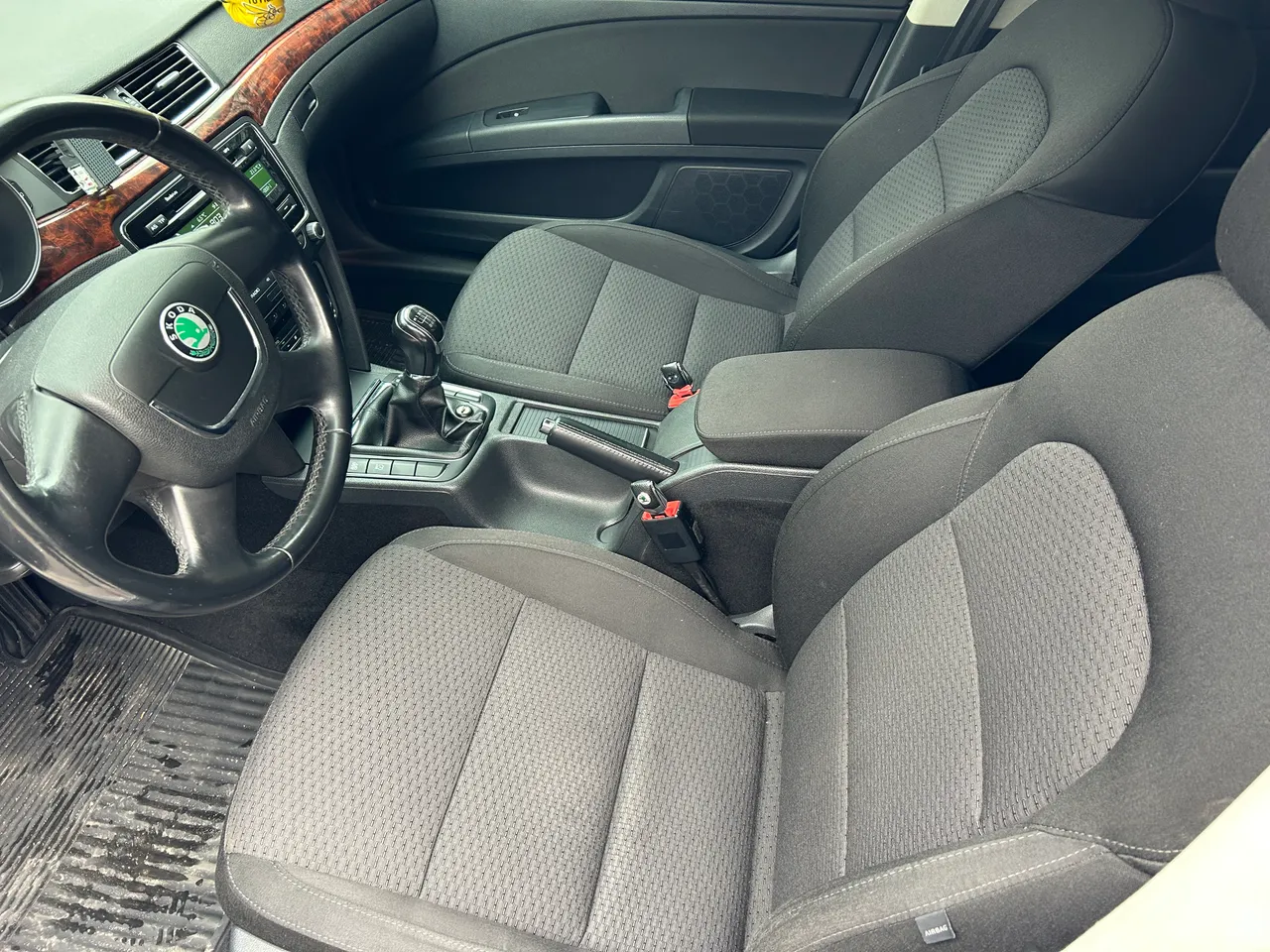 Skoda Superb - фото 14