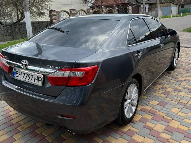Toyota Camry - фото 4