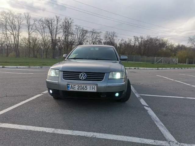 Volkswagen Passat - фото 1