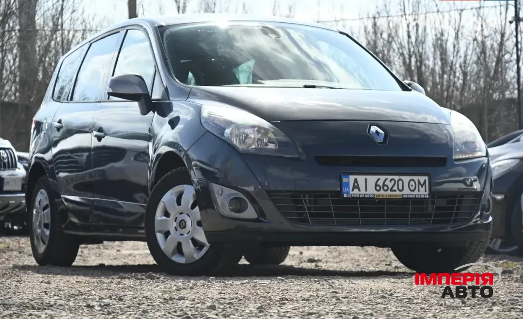 Renault Megane - фото 1