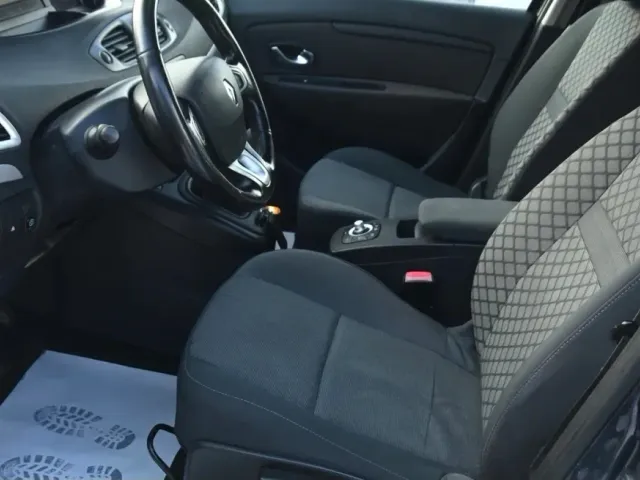 Renault Megane - фото 5