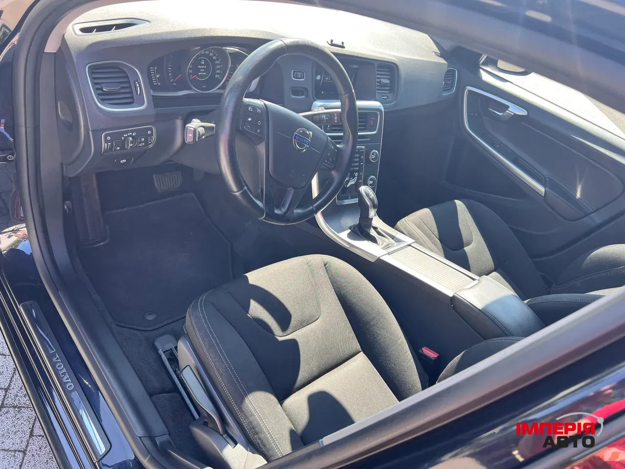 Volvo V60 - фото 37