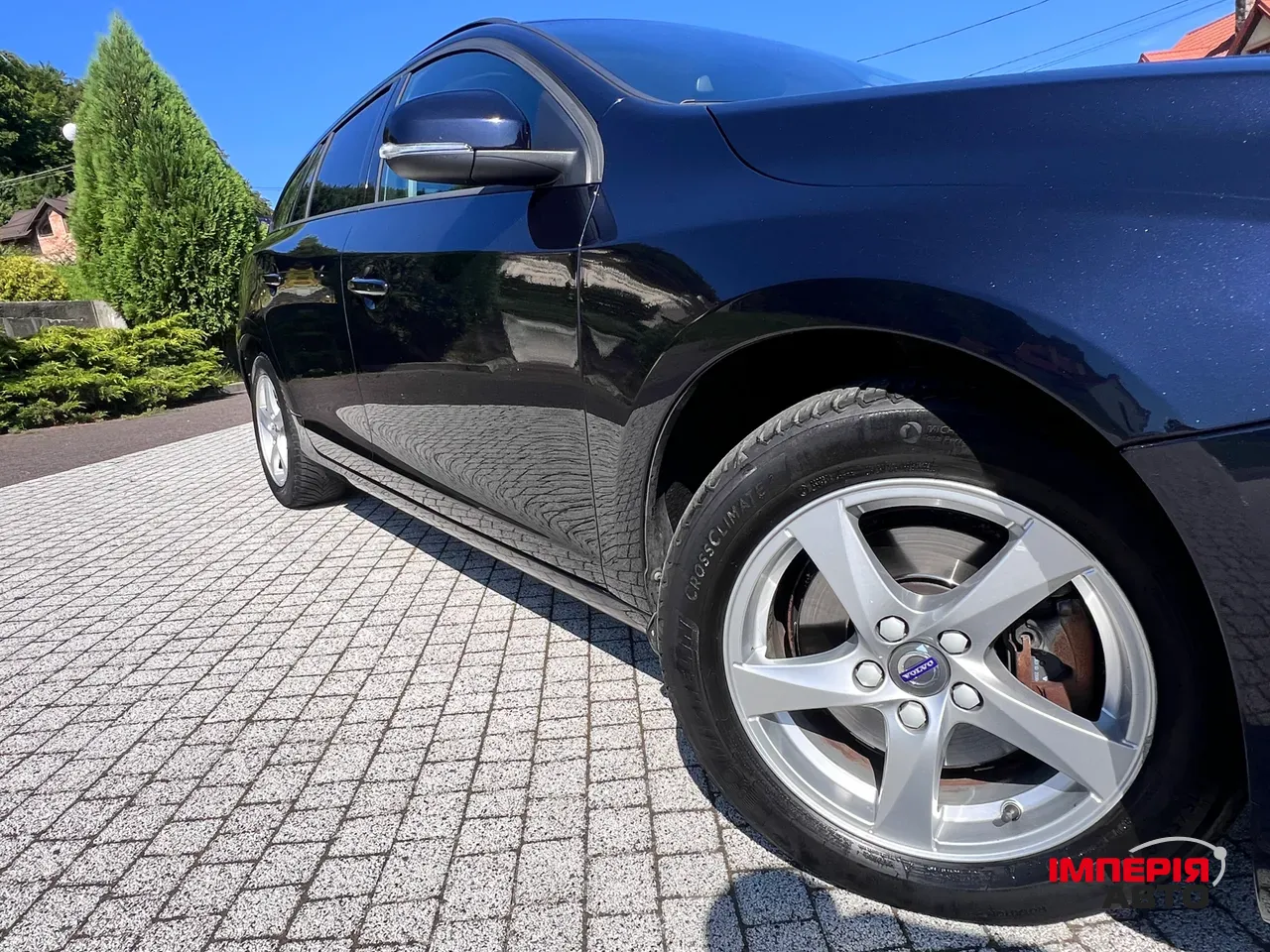 Volvo V60 - фото 30