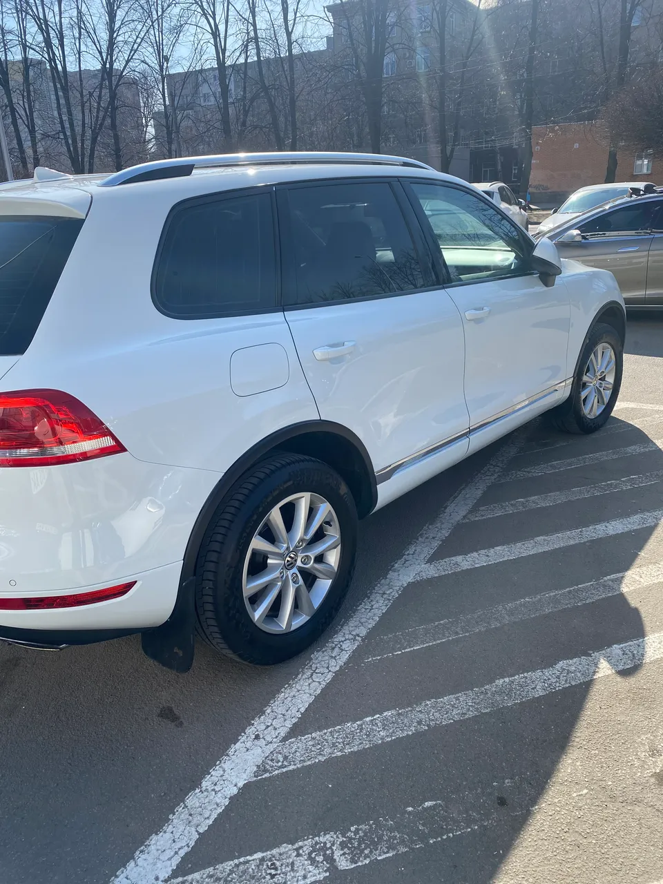 Volkswagen Touareg - фото 2