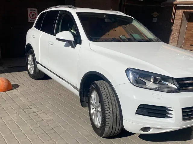 Volkswagen Touareg - фото 5