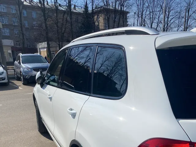 Volkswagen Touareg - фото 1