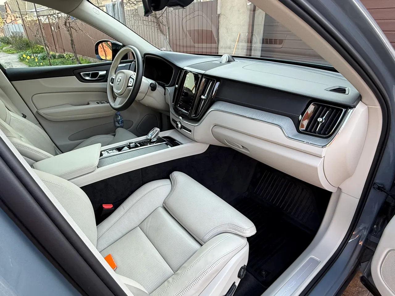 Volvo XC60 - фото 16