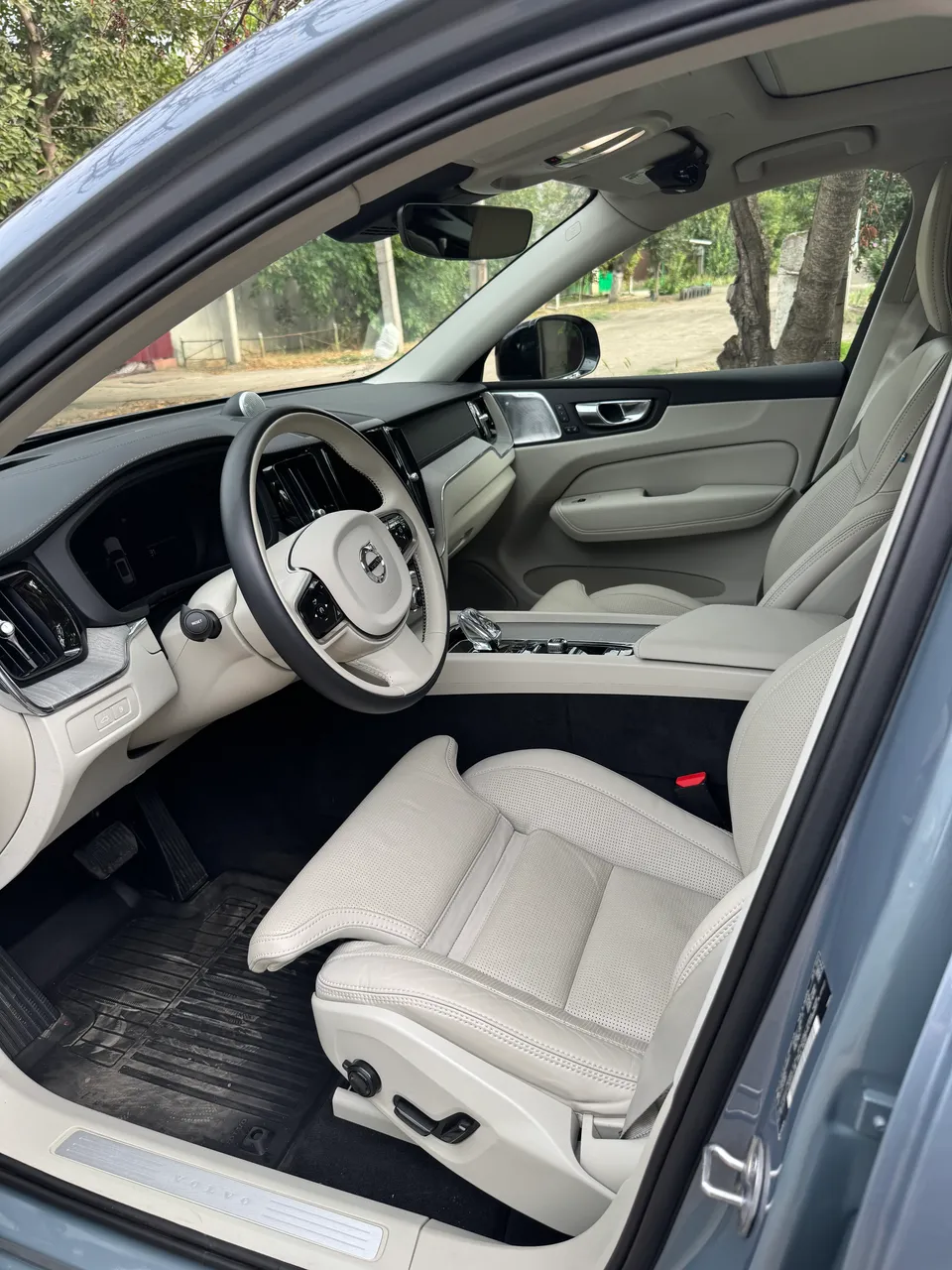 Volvo XC60 - фото 2