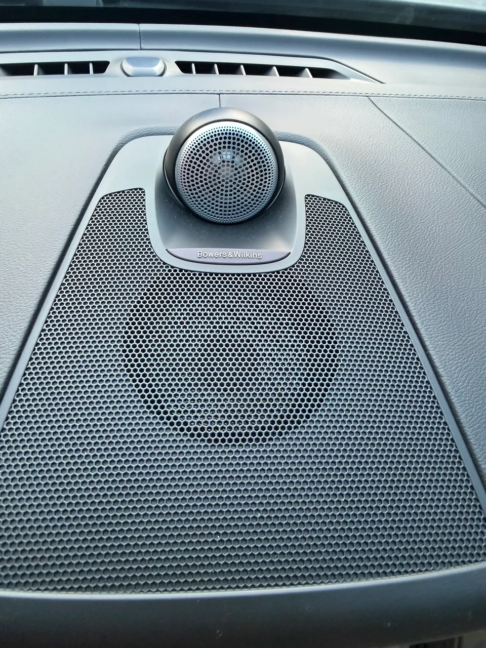 Volvo XC60 - фото 20