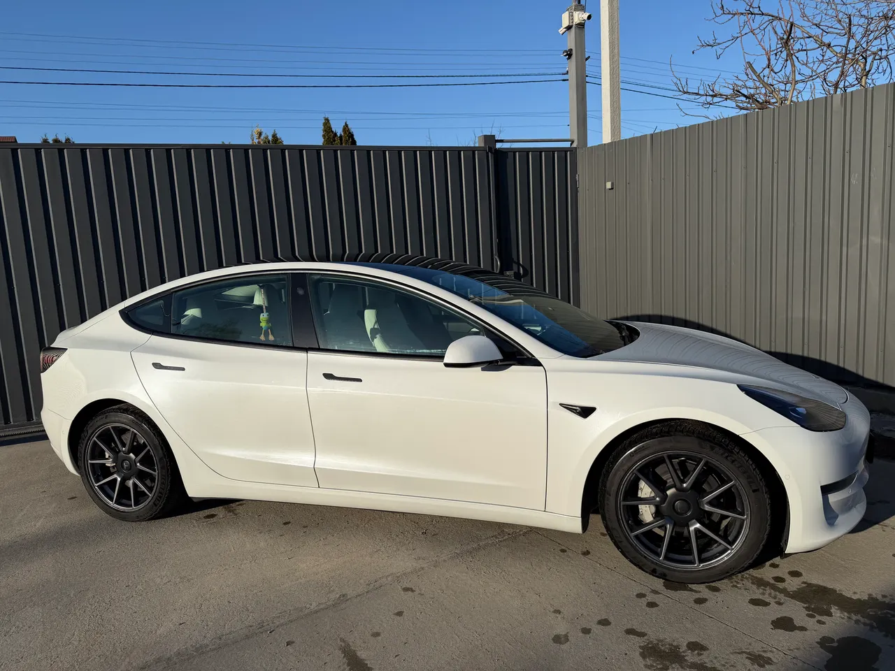 Tesla Model 3 - фото 9