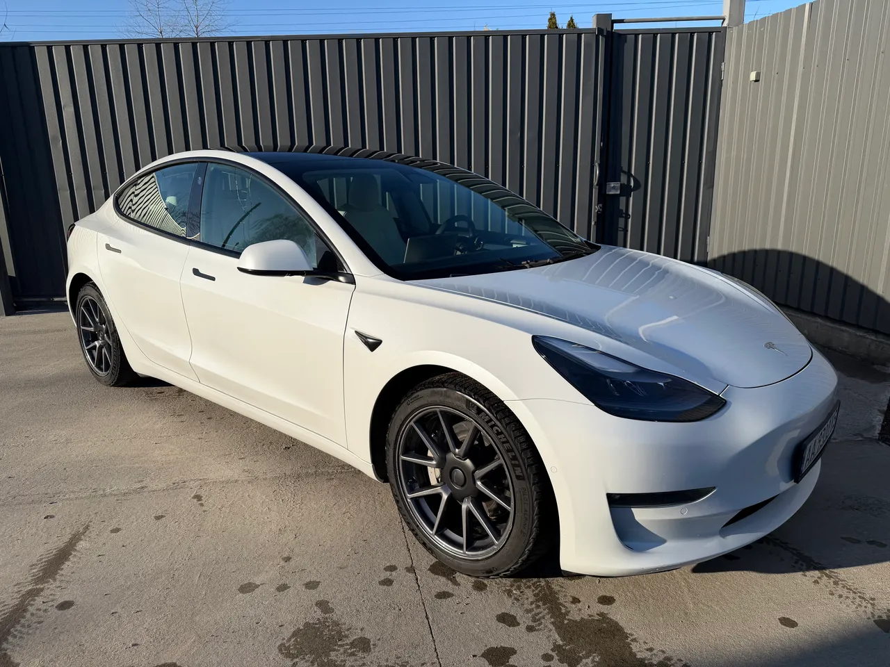 Tesla Model 3 - фото 12