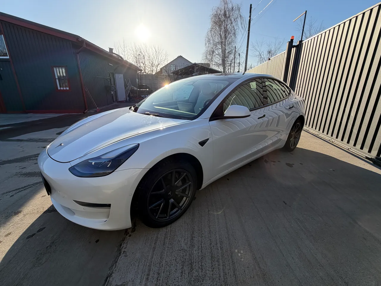 Tesla Model 3 - фото 3