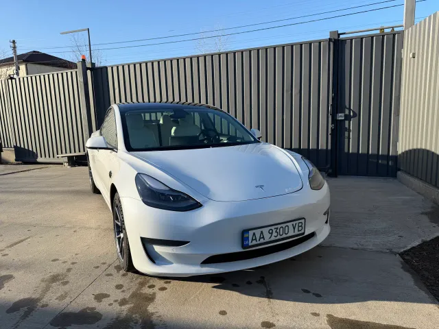 Tesla Model 3 - фото 2