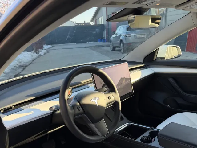 Tesla Model 3 - фото 5