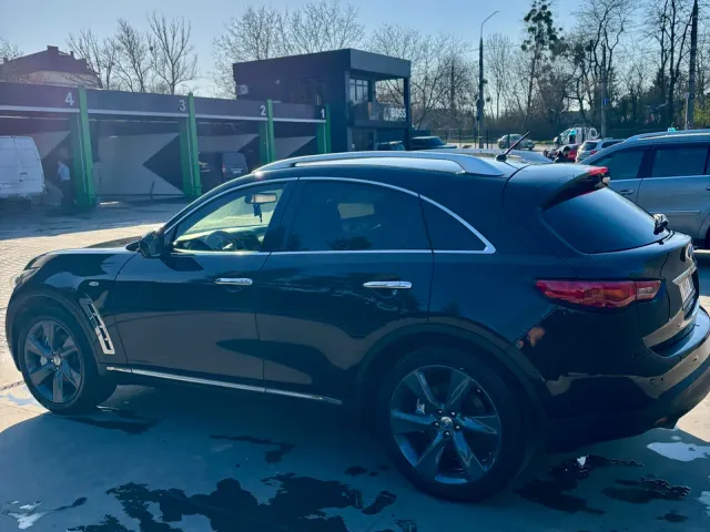 Infiniti FX - фото 4