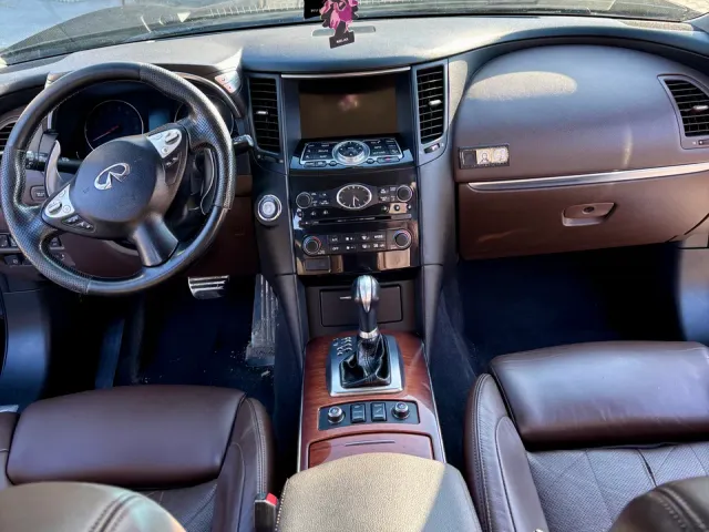 Infiniti FX - фото 5