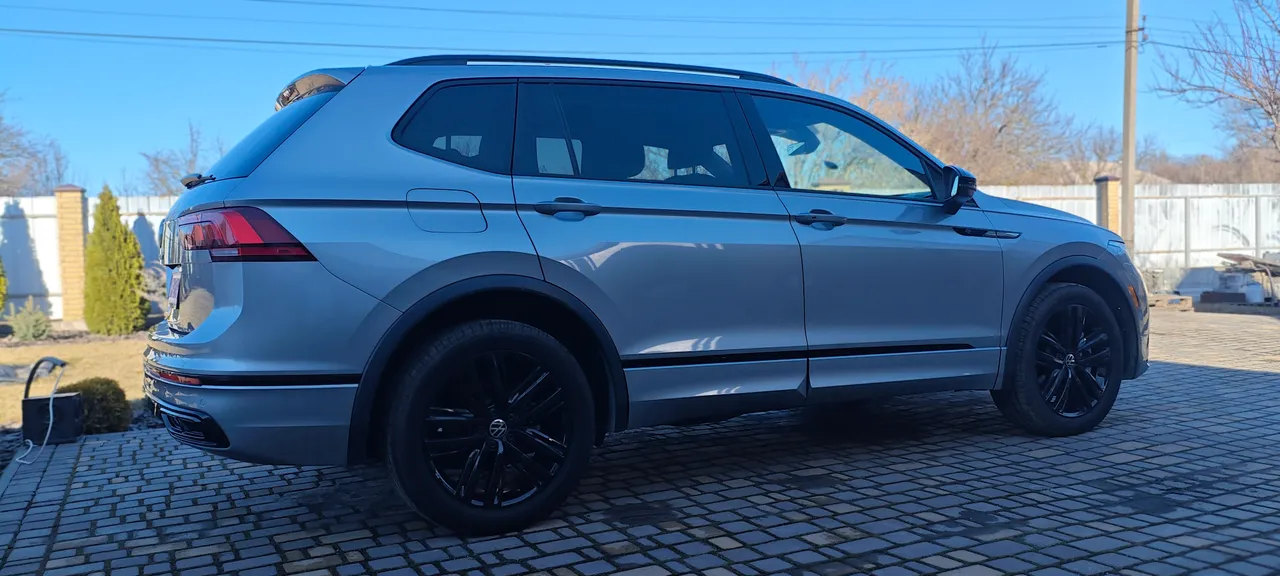 Volkswagen Tiguan - фото 6