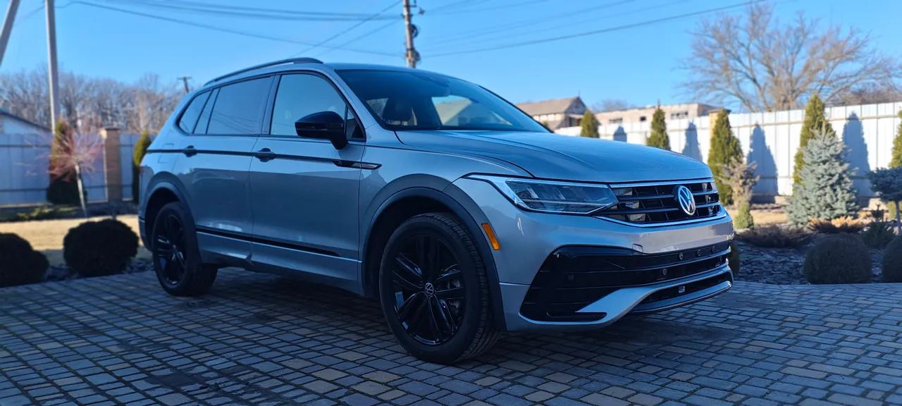Volkswagen Tiguan - фото 2