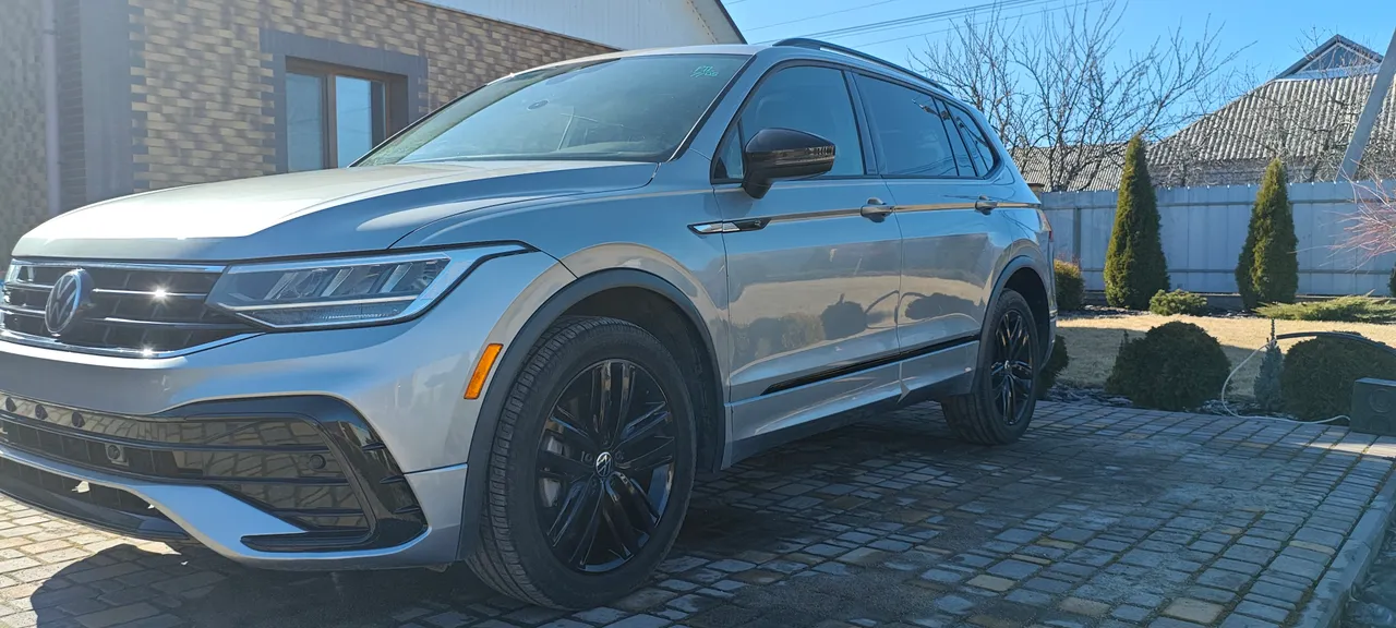 Volkswagen Tiguan - фото 1