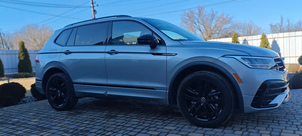 Volkswagen Tiguan - фото 4