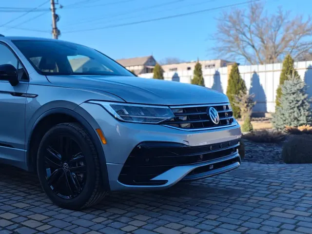 Volkswagen Tiguan - фото 2