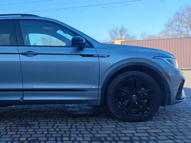 Volkswagen Tiguan - фото 5