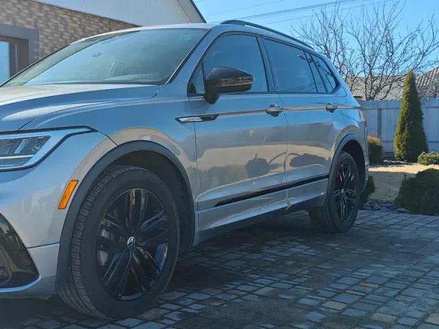 Volkswagen Tiguan - фото 1