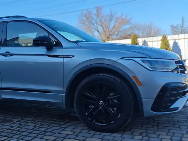 Volkswagen Tiguan - фото 4