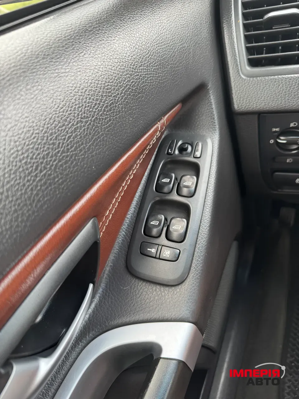 Volvo XC90 - фото 3