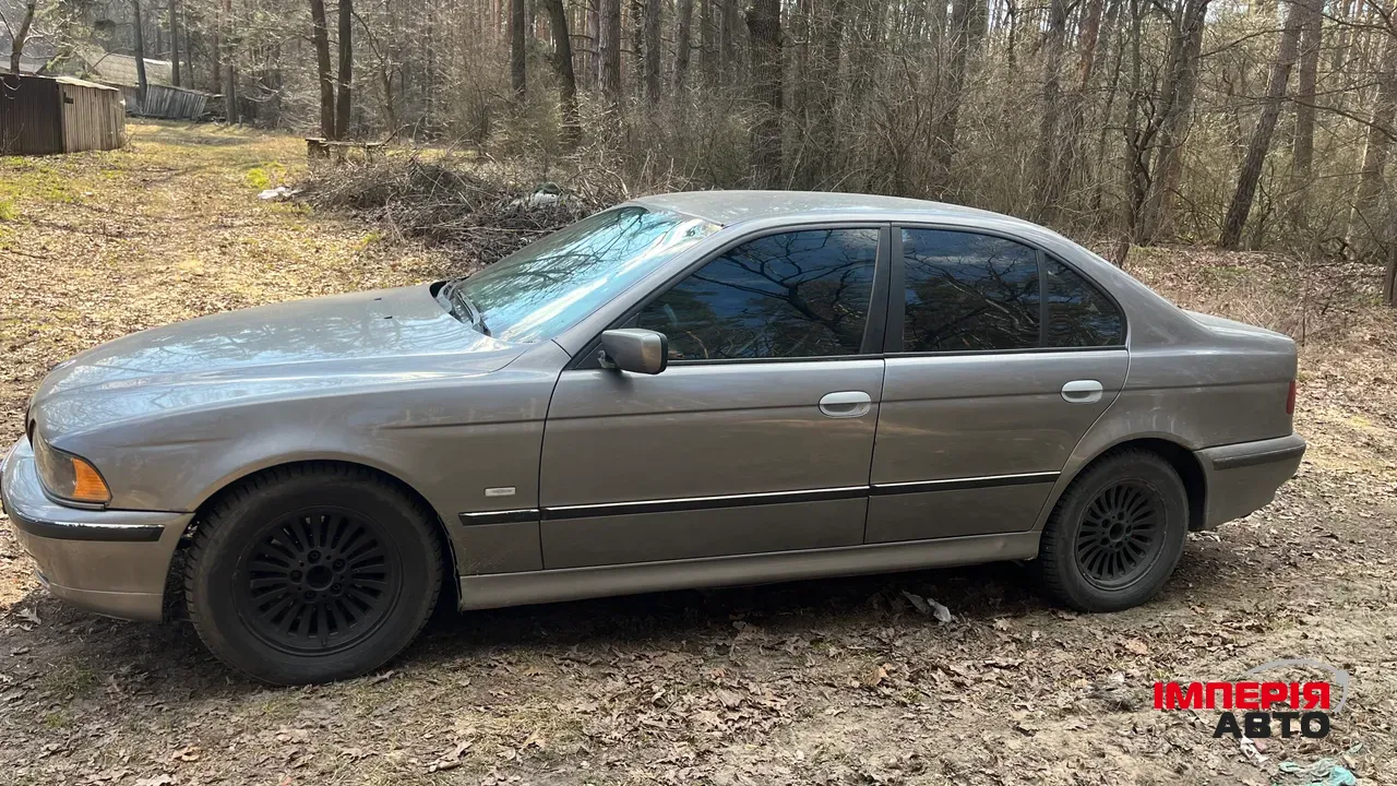 BMW 5 серії - фото 2