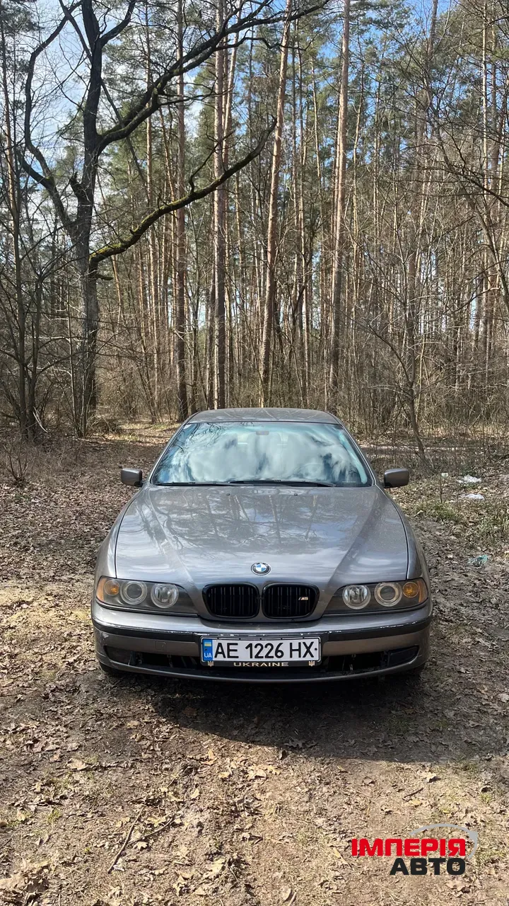 BMW 5 серії - фото 1