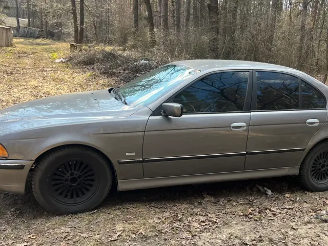 BMW 5 серії - фото 2