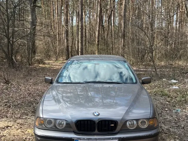 BMW 5 серії - фото 1