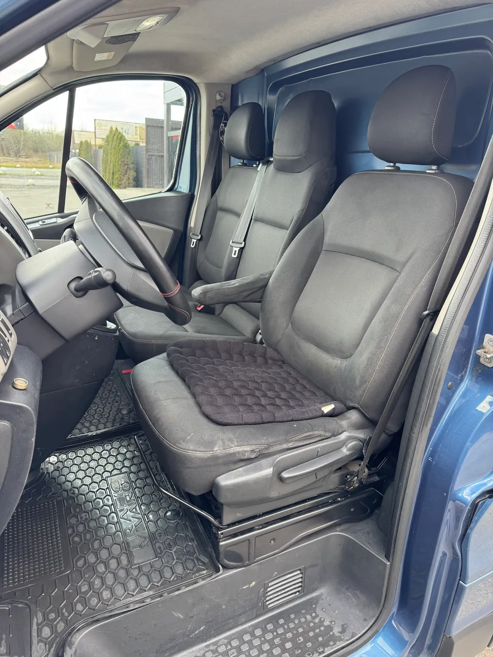 Renault Trafic - фото 14
