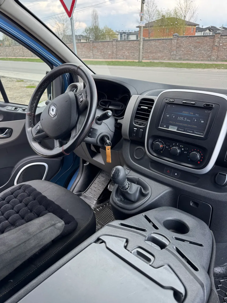 Renault Trafic - фото 20