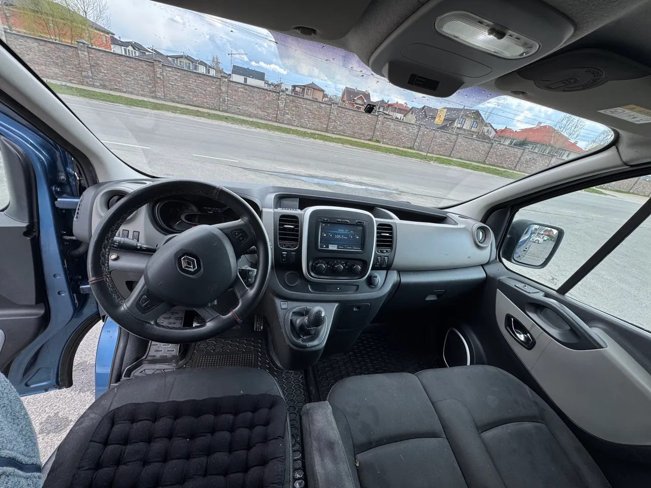 Renault Trafic - фото 19