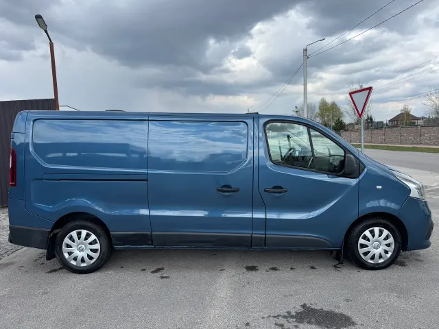 Renault Trafic - фото 2