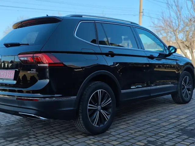 Volkswagen Tiguan - фото 4