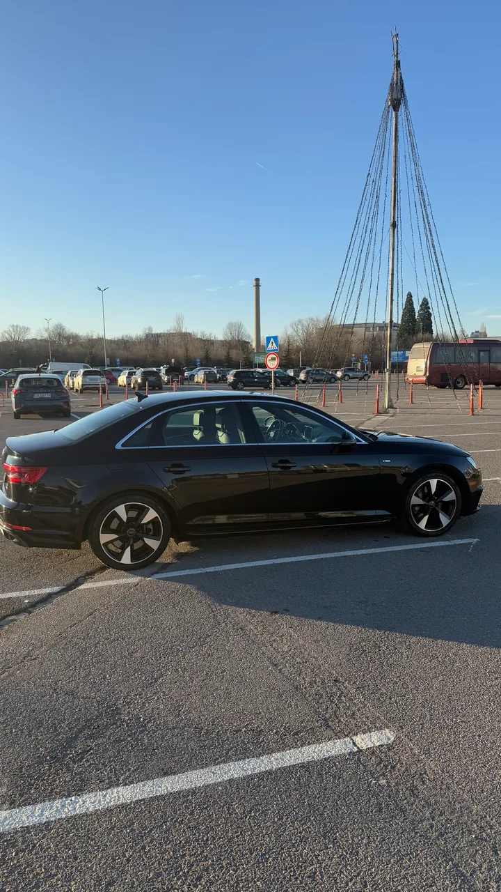 Audi A4 - фото 8