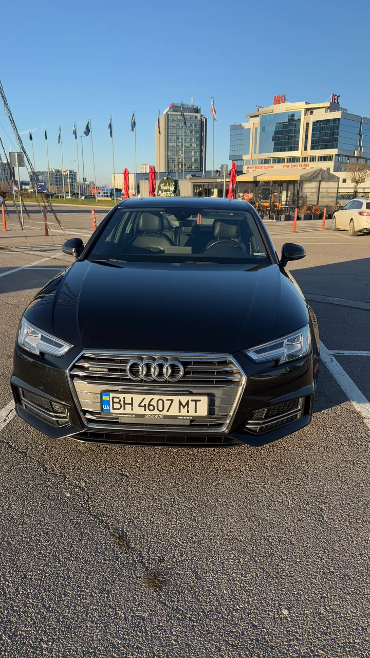 Audi A4 - фото 1