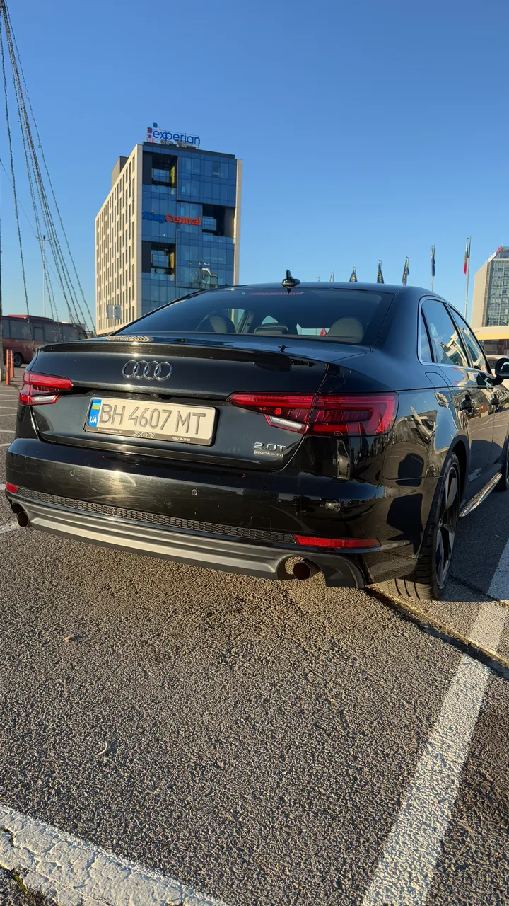 Audi A4 - фото 10