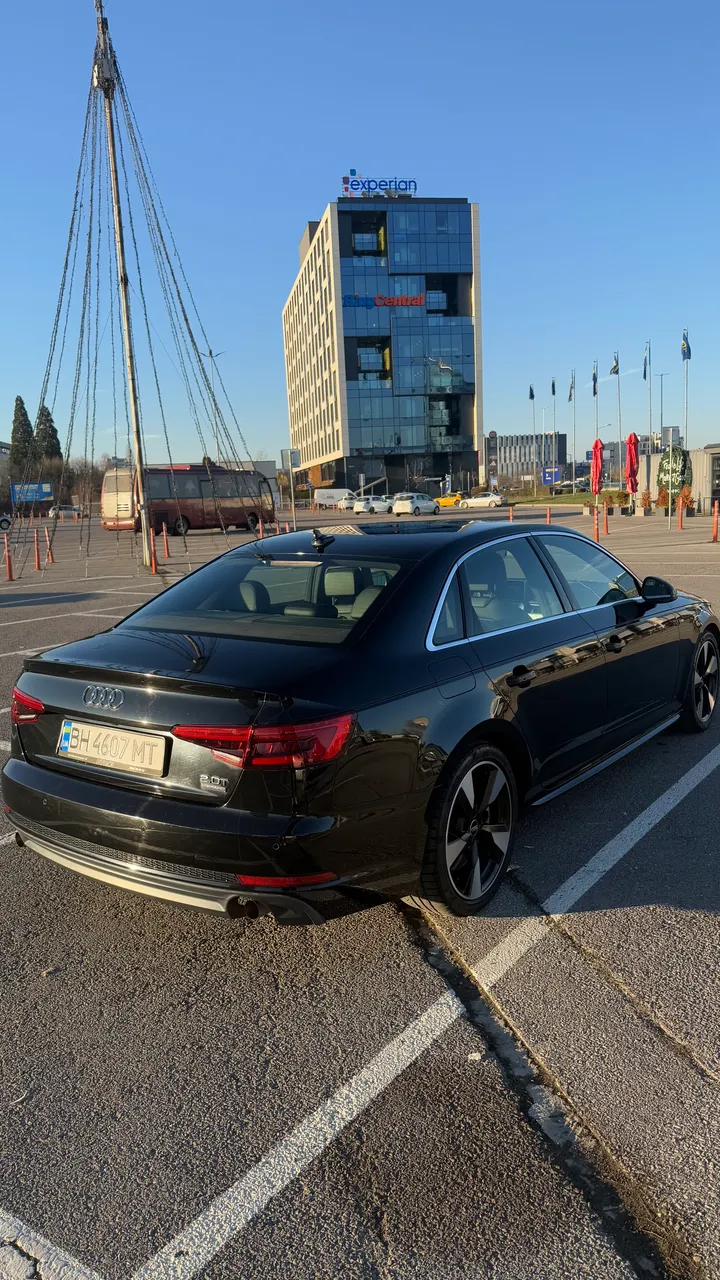 Audi A4 - фото 7