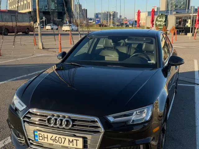Audi A4 - фото 2