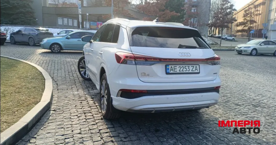 Audi Q4 e-tron - фото 3