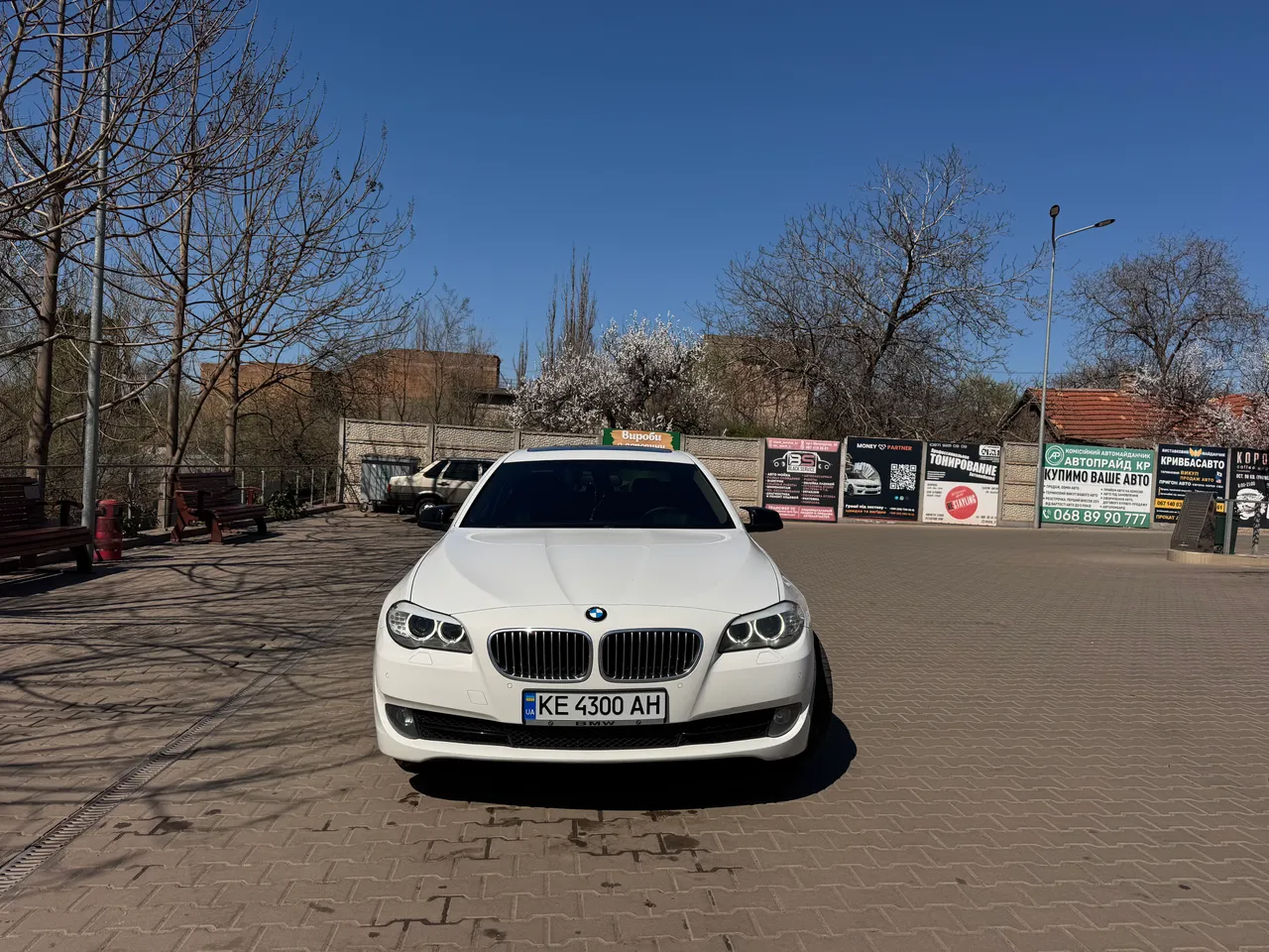 BMW 5 серії - фото 1