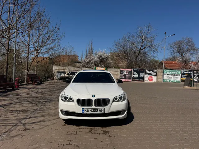 BMW 5 серії - фото 1