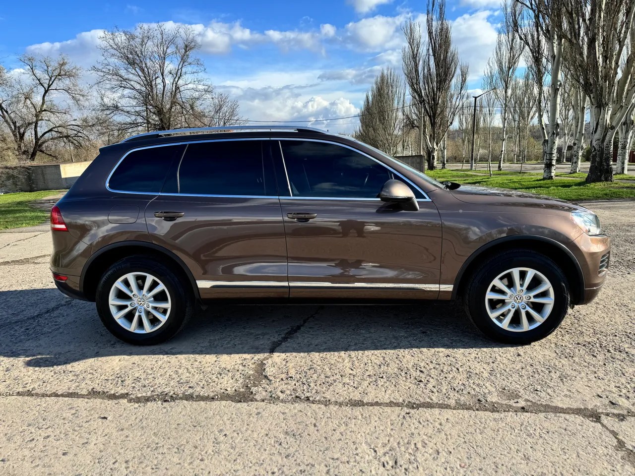 Volkswagen Touareg - фото 1